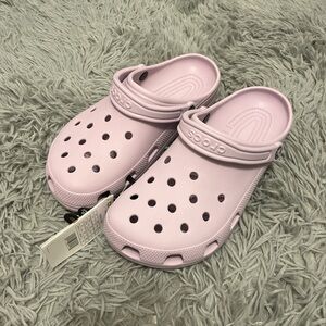 Crocs, men’s size 11, lavender